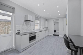Brand New Huge 2 Bedroom Ground Floor Flat